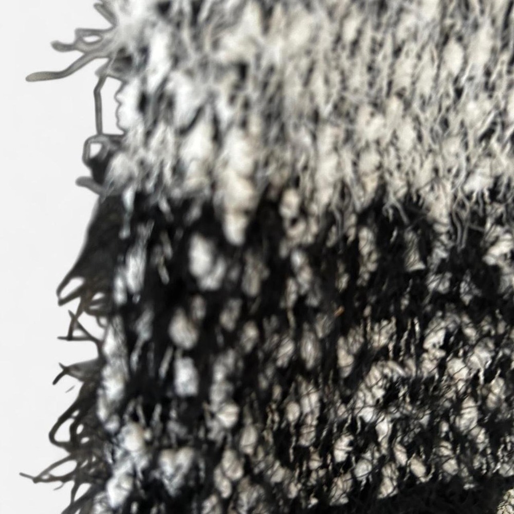 Sweater - Picture 5 of 6